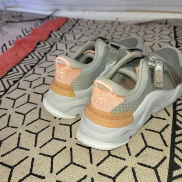 Sorel Kinetic Renegade Strap Sneaker Light Gray, Size 8.5 - Picture 7 of 14